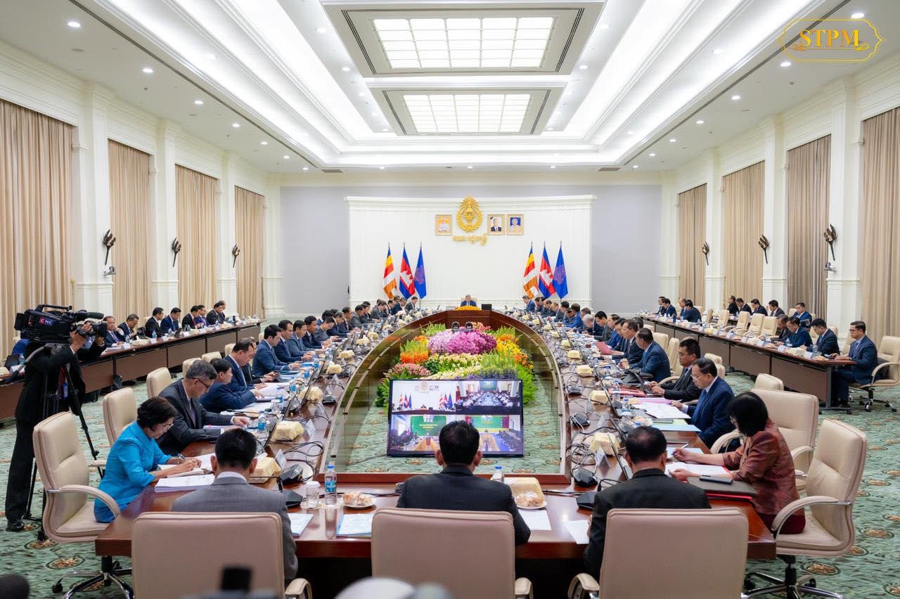 គណៈរដ្ឋមន្ត្រីជួបប្រជុំពេញអង្គពិភាក្សាលើរបៀបវារៈសំខាន់ៗ ៥ ចំណុច