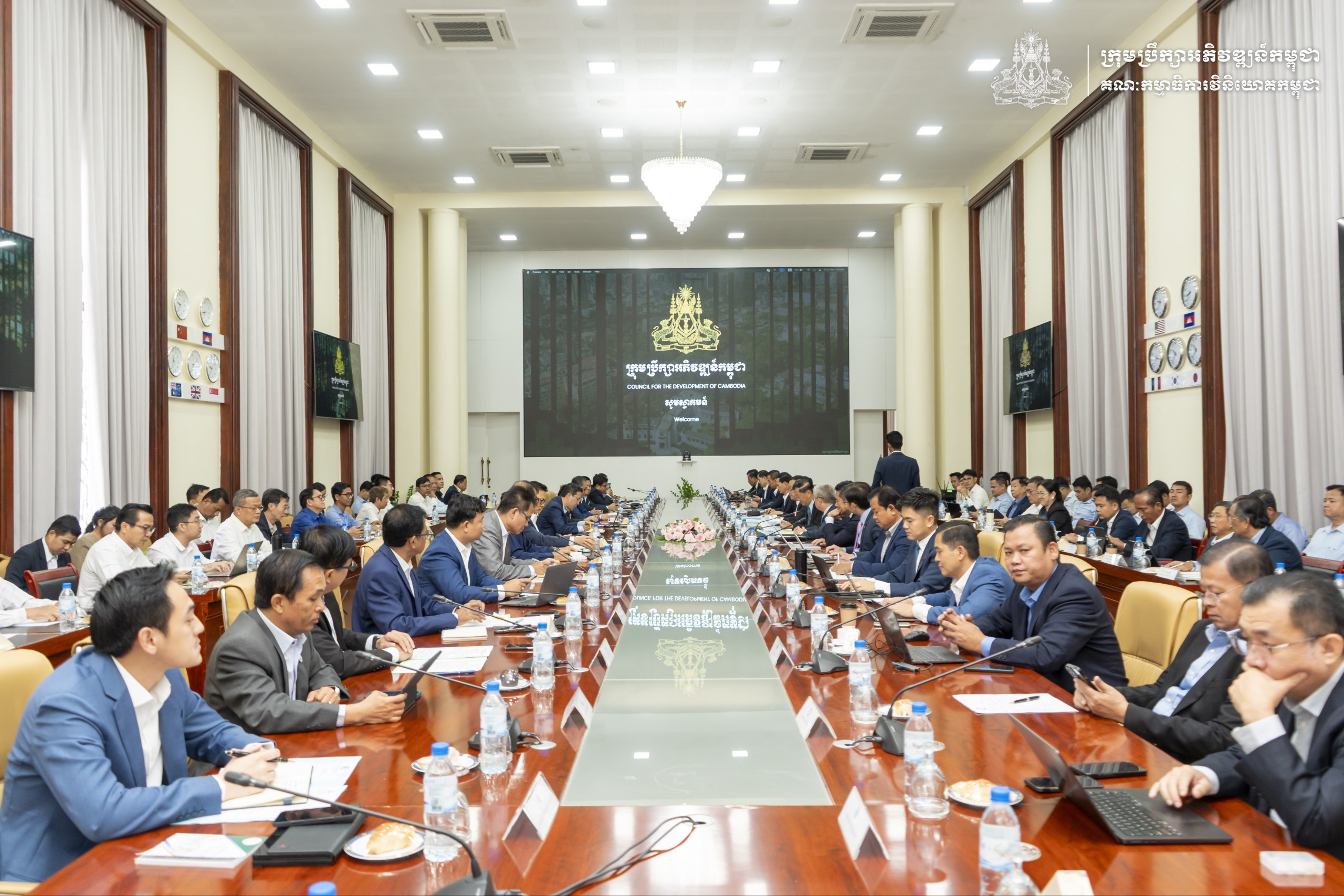 ក្រុមប្រឹក្សាអភិវឌ្ឍន៍កម្ពុជា អនុម័តគម្រោងវិនិយោគ ១០ ថ្មី ក្នុងទំហំទឹកប្រាក់ ១១១ លានដុល្លារអាម៉េរិក បង្កើតការងារប្រមាណ ៦,០០០ កន្លែង