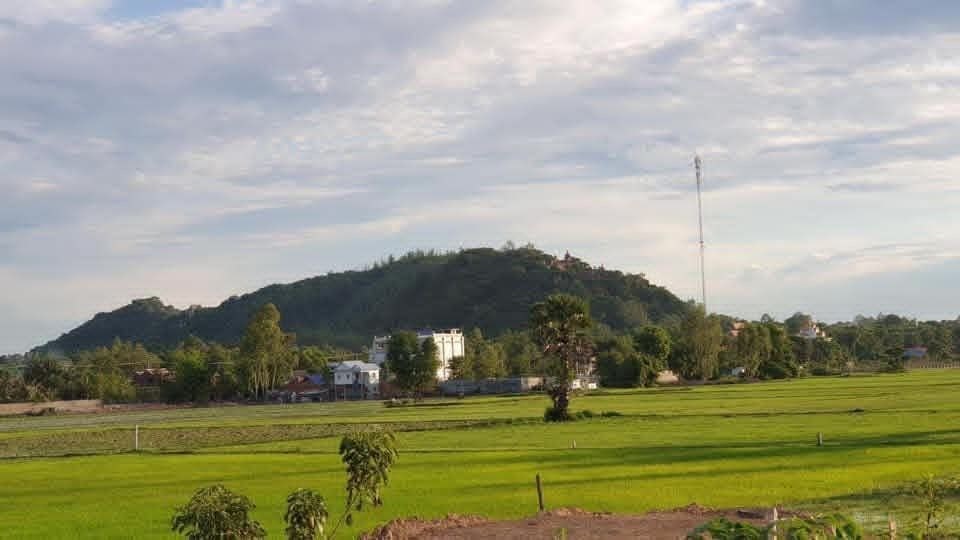 រមណីយដ្ឋានប្រវត្តិសាស្ត្រ «ឈើកាច់បាភ្នំ» ក្លាយជាគោលដៅទេសចរណ៍ទាក់ទាញ តាមរយៈការយកចិត្តទុកដាក់អភិវឌ្ឍន៍ហេដ្ឋារចនាសម្ព័ន្ធ