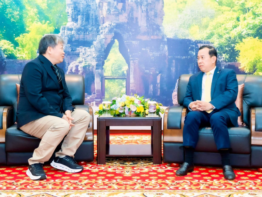 បណ្តាញរោងចក្រផលិតស្បែកជើងផ្គត់ផ្គង់ម៉ាកយីហោល្បីៗ សន្យាជួយផ្សព្វផ្សាយសក្តានុពលទេសចរណ៍ និងវិនិយោគកម្ពុជា