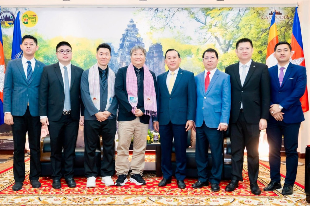 រោងចក្រស្បែកជើងល្បីៗ ជួយផ្សព្វផ្សាយទេសចរណ៍កម្ពុជា