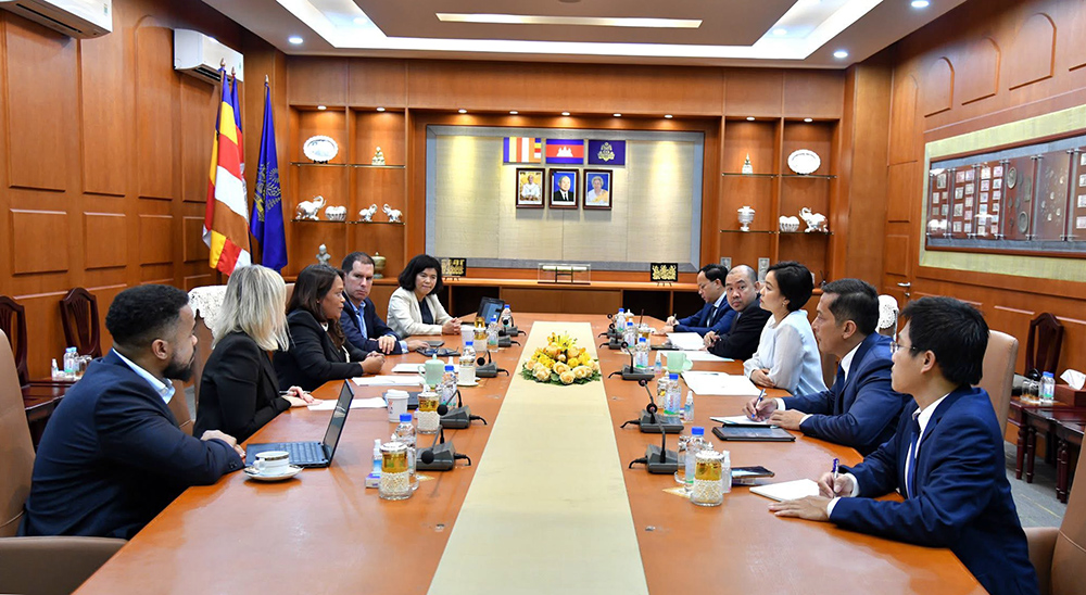 IFC បន្តវិនិយោគ និងជួយពង្រឹងចំណេះដឹងហិរញ្ញវត្ថុនៅកម្ពុជា