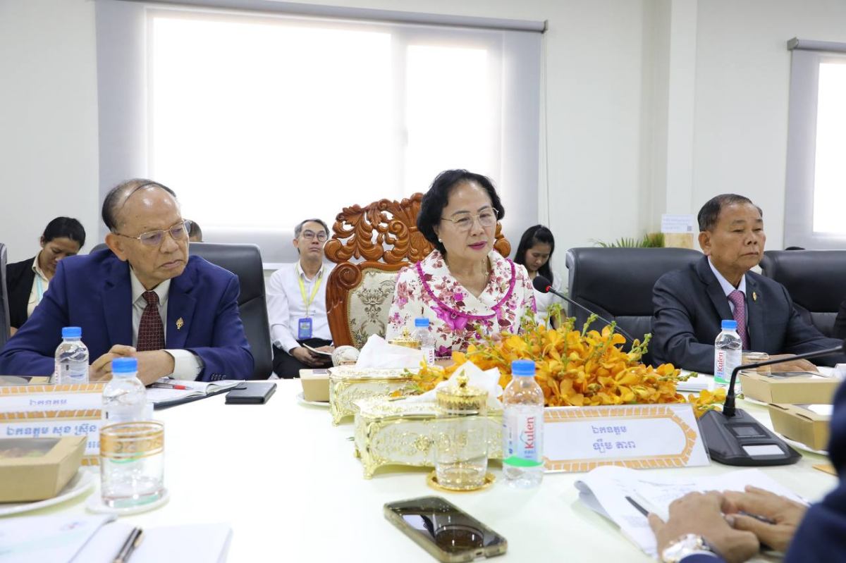 គណៈកម្មការរដ្ឋសភាទី៨ កោតសរសើរការវិវត្តន៍មន្ទីរពេទ្យព្រះកុសមៈ ឆ្លើយតបកម្មវិធីគ្របដណ្តប់សុខភាពជាសកល