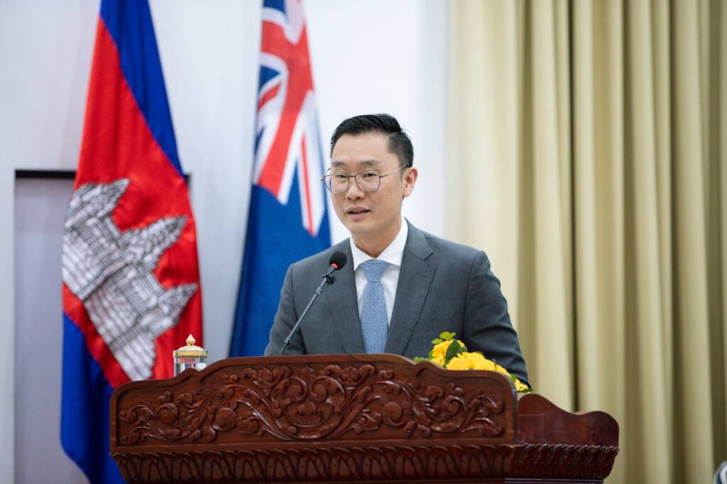 លោក Derek YIP ឯកអគ្គរដ្ឋទូតអូស្ត្រាលី