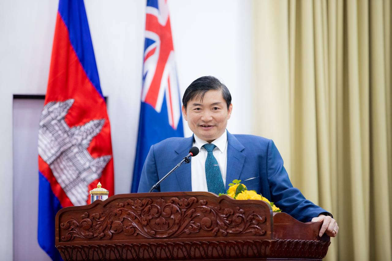 លោក ហេង សួរ រដ្ឋមន្ត្រីក្រសួងការងារ និងបណ្ដុះបណ្ដាលវិជ្ជាជីវៈ